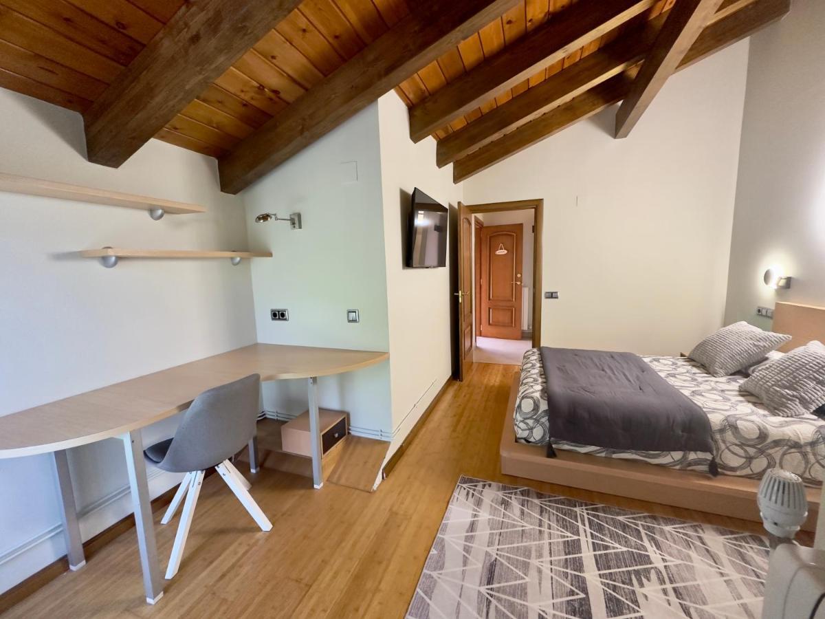 La Llardana Guest House Benasque Exterior photo