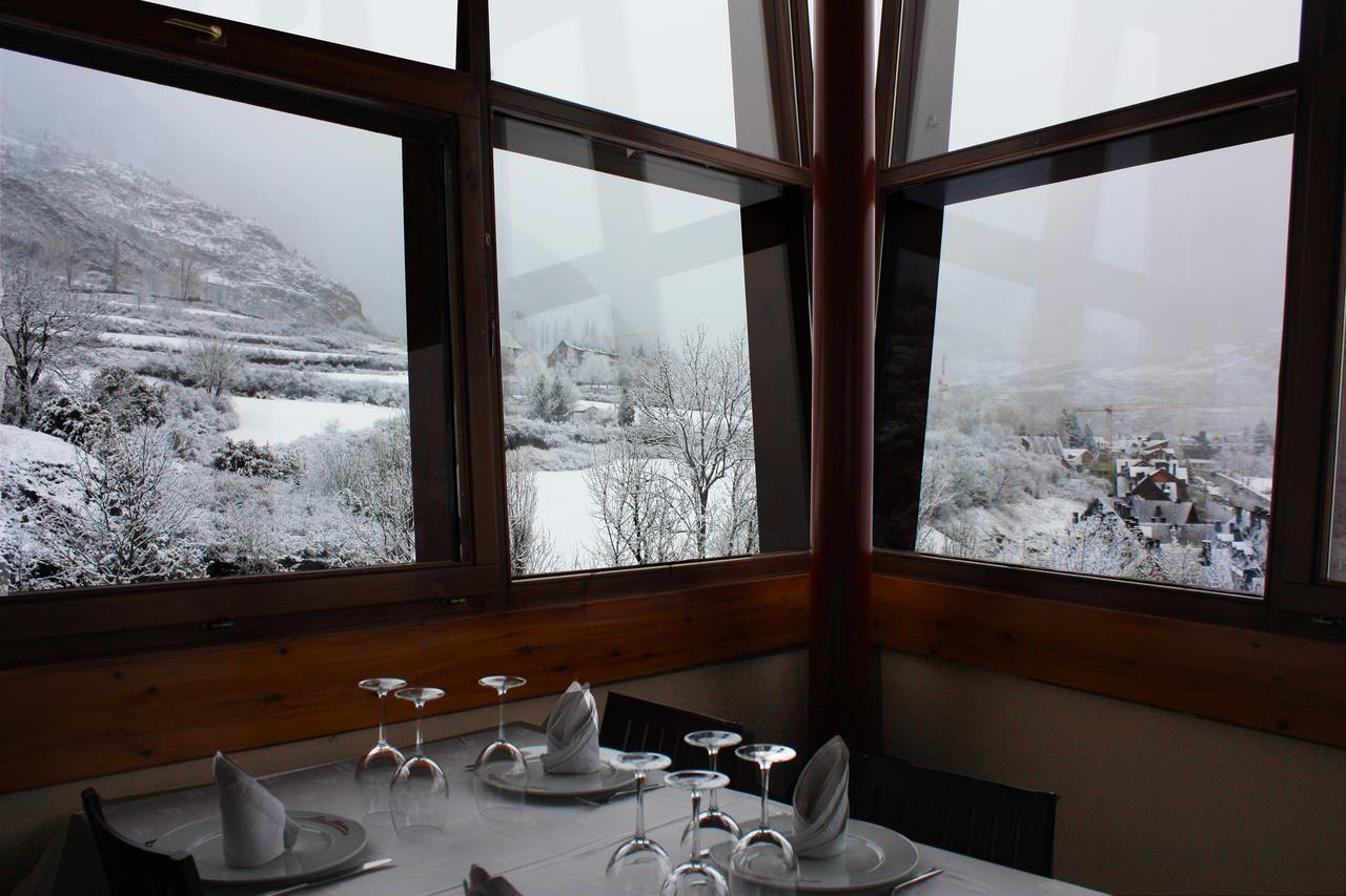 La Llardana Guest House Benasque Exterior photo